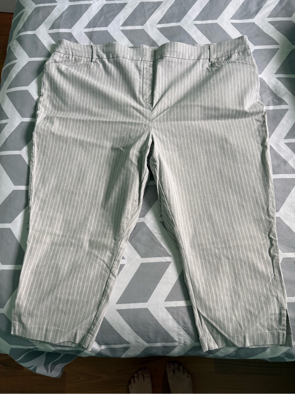 Penningtons Light Gray Pinstripe Capris